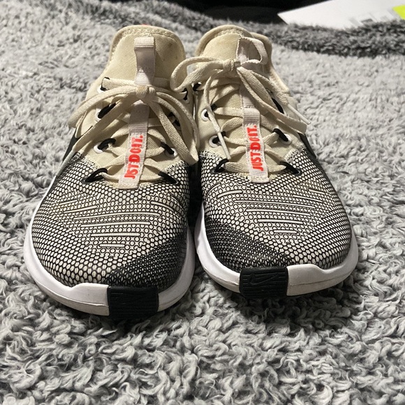 Nike Free TR8 Gym/HIIT/Cross Training Shoe size 8 (Womens) - Picture 8 of 10